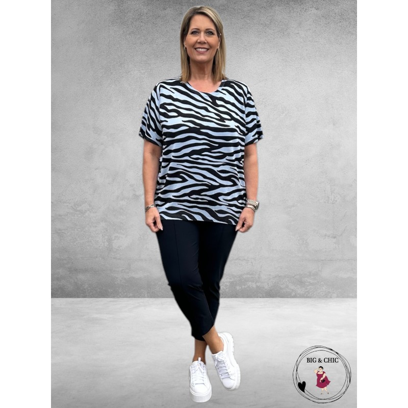 KAFFE CURVE Trui Lizzy Blue/Black Graphic