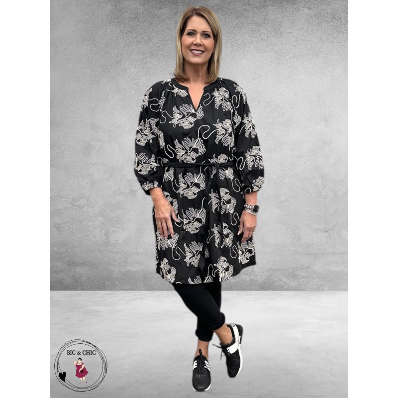 Kaffe Curve Jurk Kimmi Zwart/Ecru Borduursel