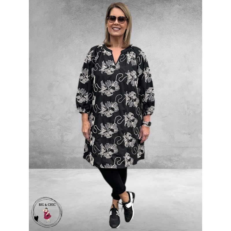 Kaffe Curve Jurk Kimmi Zwart/Ecru Borduursel