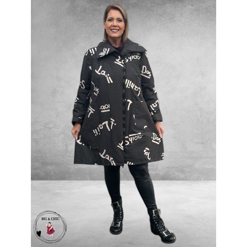 SINNE DESIGN Jas Zwart Letters Beige