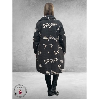 SINNE DESIGN Jas Zwart Letters Beige