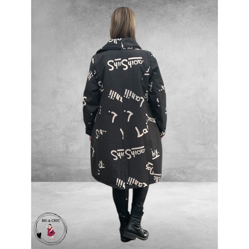 SINNE DESIGN Jas Zwart Letters Beige