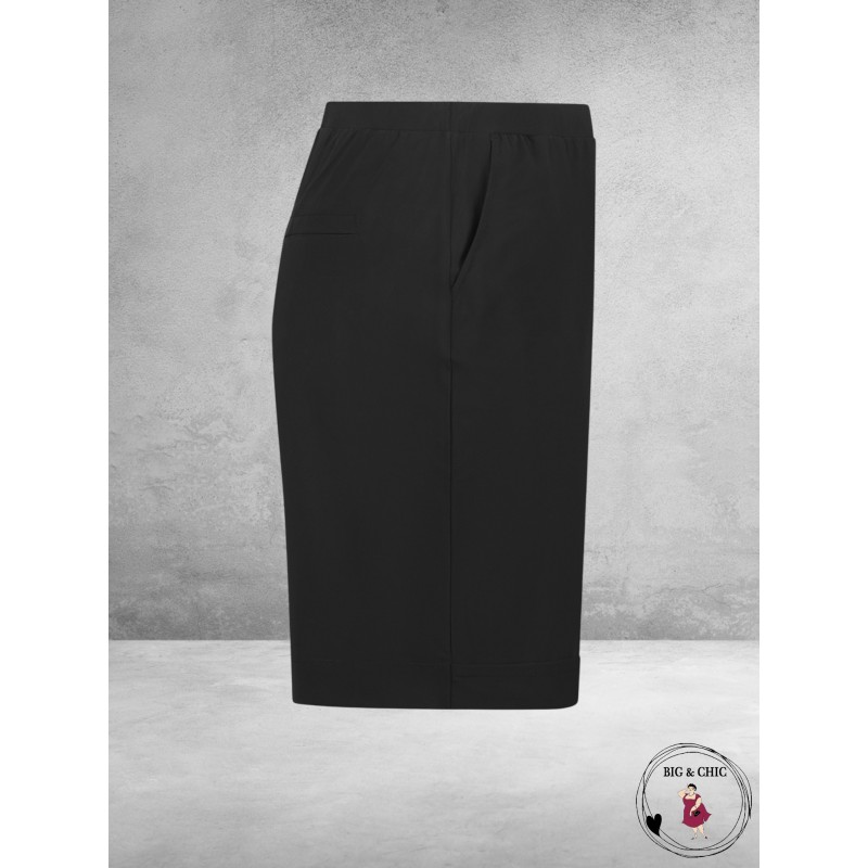 PLUS BASICS Shorts Black